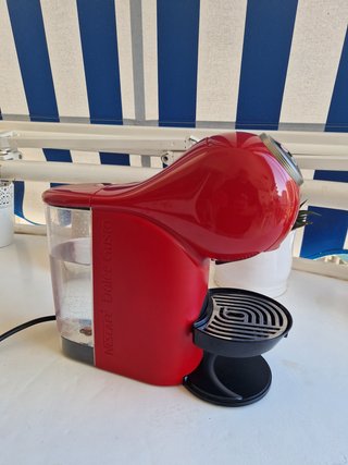 Cafetera Dolce Gusto Roja