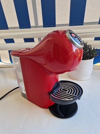 Cafetera Dolce Gusto Roja