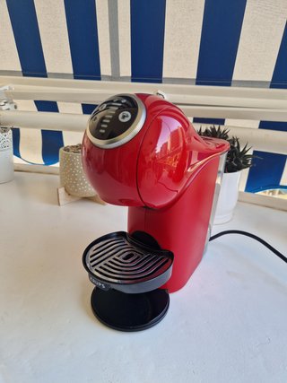 Cafetera Dolce Gusto Roja