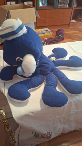 Pulpo marinero de peluche azul