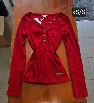 Camiseta Guess Roja Manga Larga