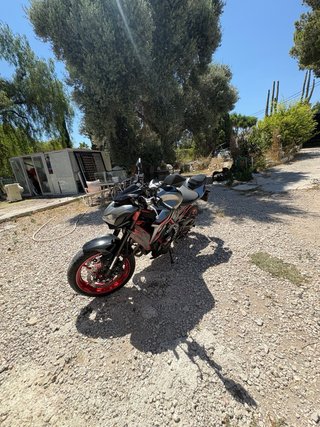 Kawasaki Z900 A2 Negra y Roja