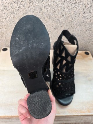 Sandalias de piel negras talla 38 Carvela
