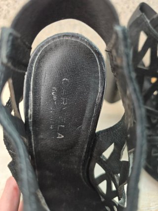 Sandalias de piel negras talla 38 Carvela
