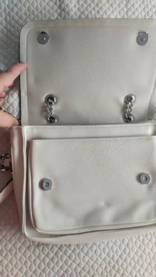 Bolso Parfois blanco roto con cadena