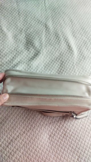 Bolso Parfois blanco roto con cadena