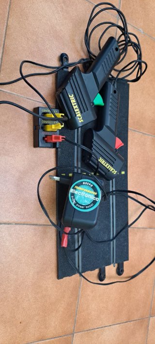Scalextric: Conexión, Mandos y Transformador