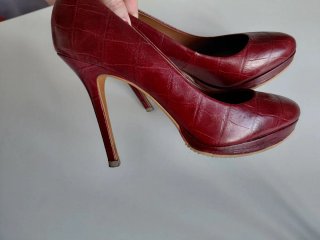 Zapatos de tacón burdeos / granates