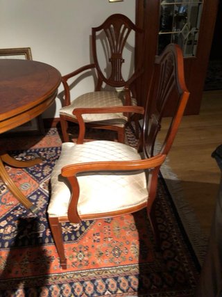Sillas antiguas madera y tela beige. 100€ unidad