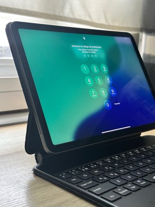 iPad Air 5ª Gen 64GB Gris Espacial + Teclado