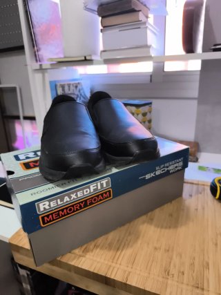 Zapatos Skechers Relaxed Fit Memory Foam  talla 46