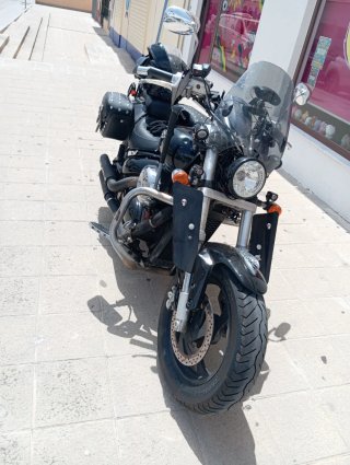 Suzuki Intruder M800 Negra