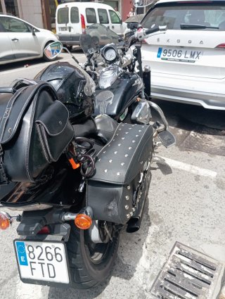 Suzuki Intruder M800 Negra