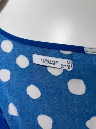 Vestido premamá Reserved; Azul con lunares blancos