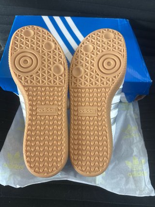 Sandalias Adidas Beige y Blancas