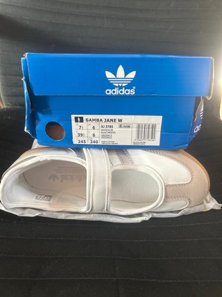 Sandalias Adidas Beige y Blancas