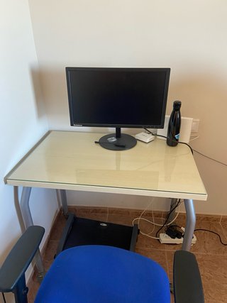 Silla + mesa + reposapiés (también separado)