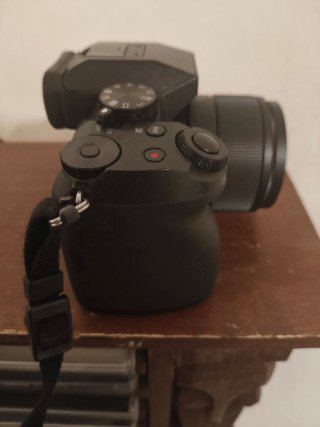Panasonic Lumix DMC G7 + Obiettivo 25mm