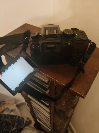 Panasonic Lumix DMC G7 + Obiettivo 25mm