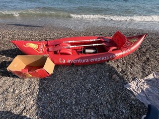 Kayak inflable rojo