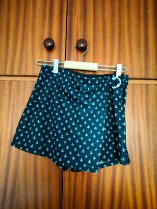 Falda pantalón con estampado de anclas