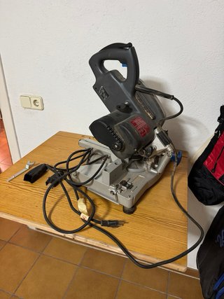 Sierra Tronzadora Profesional. Elu PS174 1200 W