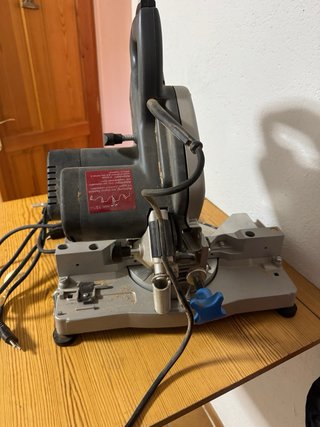 Sierra Tronzadora Profesional. Elu PS174 1200 W