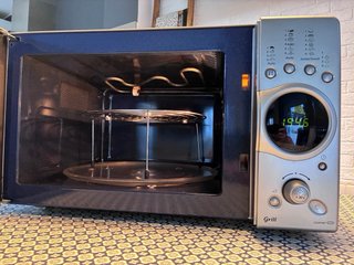 Microondas Samsung CE2975NT