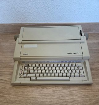 Máquina de escribir Olivetti Lettera E515-II
