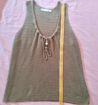 Top crochet verde oscuro con abalorios