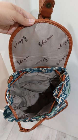 Mochila étnica con detalles en cuero