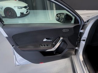 MERCEDES-BENZ A180 D AMG LINE AUTO 116CV 5P