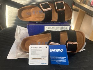 Sandalias Birkenstock negras y doradas Talla 38