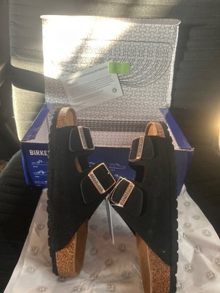 Sandalias Birkenstock negras y doradas Talla 38