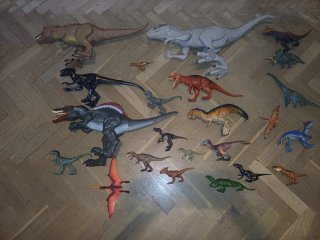 Lote Juguetes Jurassic World y Marvel