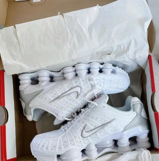 Nike Shox Plata y Blanco