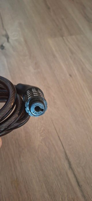 CANDADO DE CABLE con numeración de 5 CIFRAS