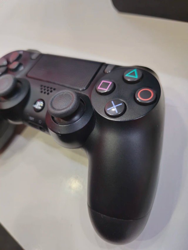 PS4 Slim 500GB con Mando Sony y Caja