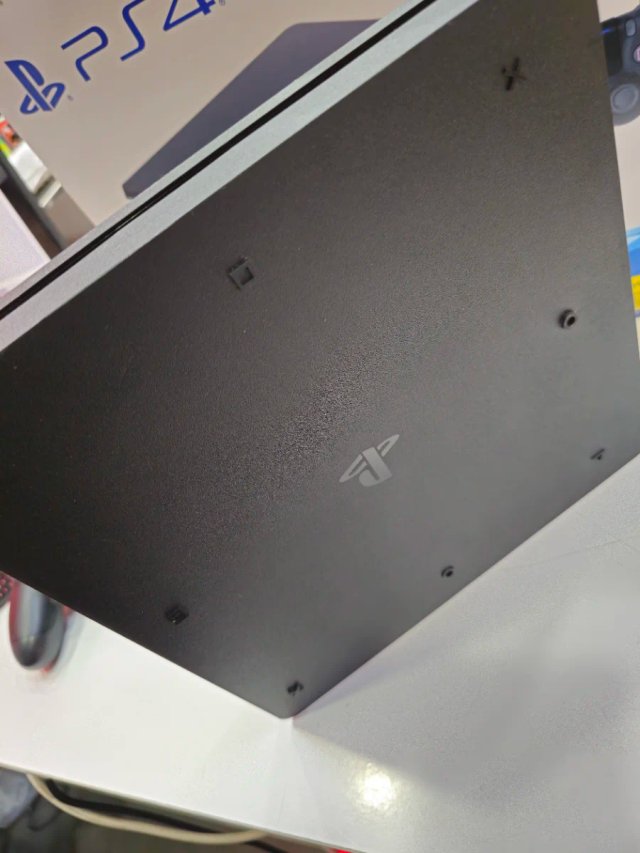 PS4 Slim 500GB con Mando Sony y Caja