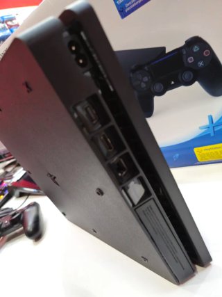 PS4 Slim 500GB con Mando Sony y Caja