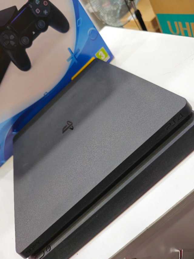 PS4 Slim 500GB con Mando Sony y Caja