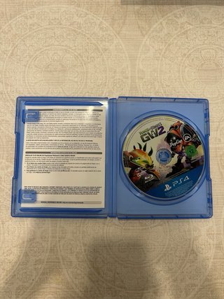 Playstation 4 500GB + Mando + 2 Juegos