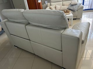 Sofas de piel beige, Italiano.