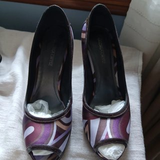 Zapatos tacón Gloria Ortiz multicolor peep toe