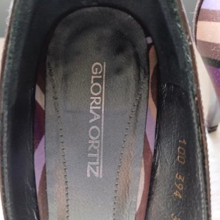 Zapatos tacón Gloria Ortiz multicolor peep toe