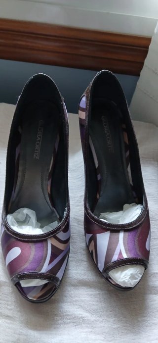 Zapatos tacón Gloria Ortiz multicolor peep toe