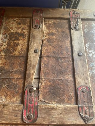 Baúl antiguo de madera