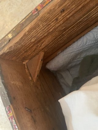 Baúl antiguo de madera