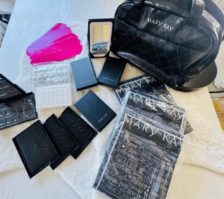 Lote Mary Kay: Espejos, Neceser y Bolso