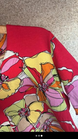 Camiseta floral talla 52